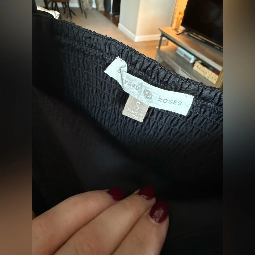 Backyard Roses Lexi Top Size Small NWT - Picture 4 of 8